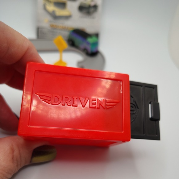 Battat Driven Pocket Series ~Road to Gold ~ Camper Van Rainbow - Picture 2 of 10